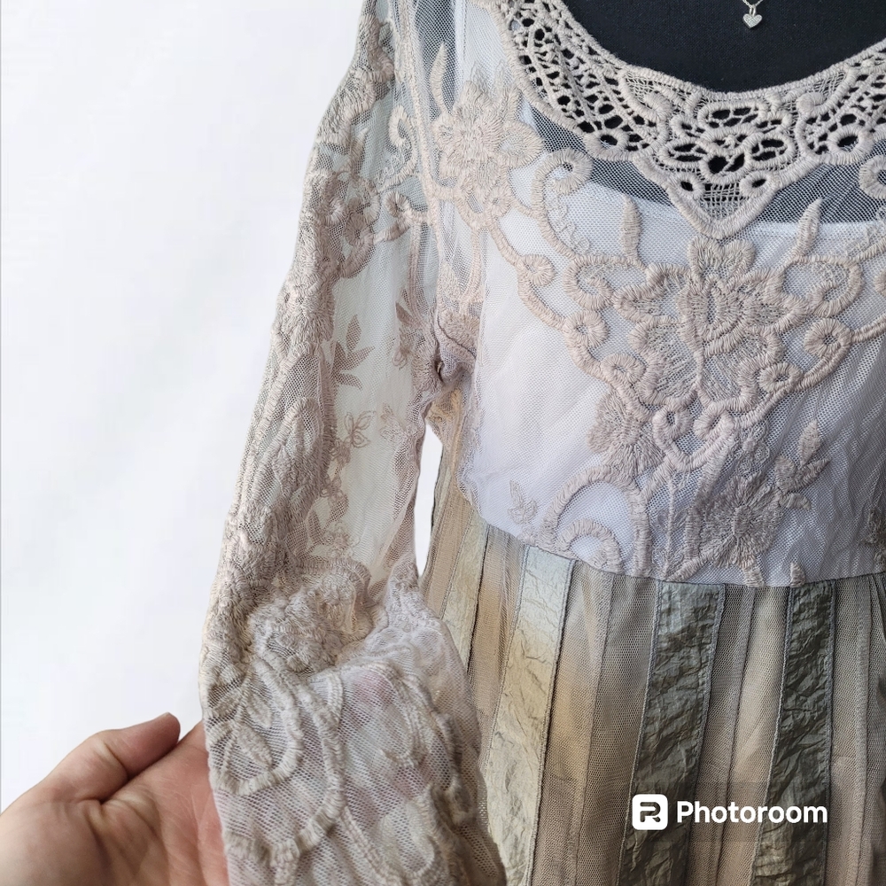 Gray Lace Empire Waist Dress - Picture 7 of 16
